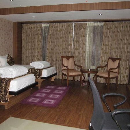 Maple Wood Hotell Ranchi Exteriör bild