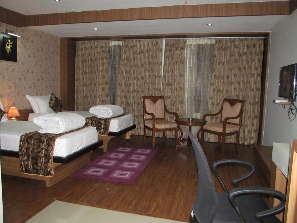 Maple Wood Hotell Ranchi Exteriör bild